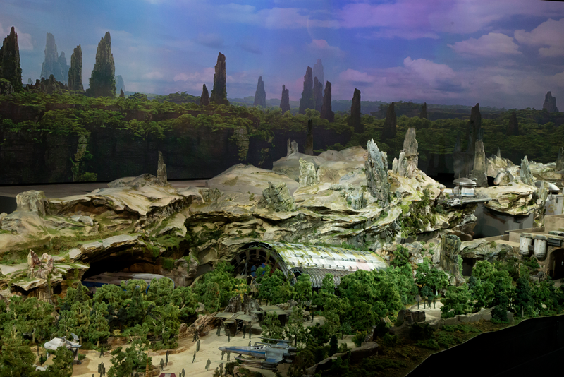 Illustration for article titled Here's Your First Look at an Insanely Detailed Model of Disney's Star Wars Land (UPDATED)